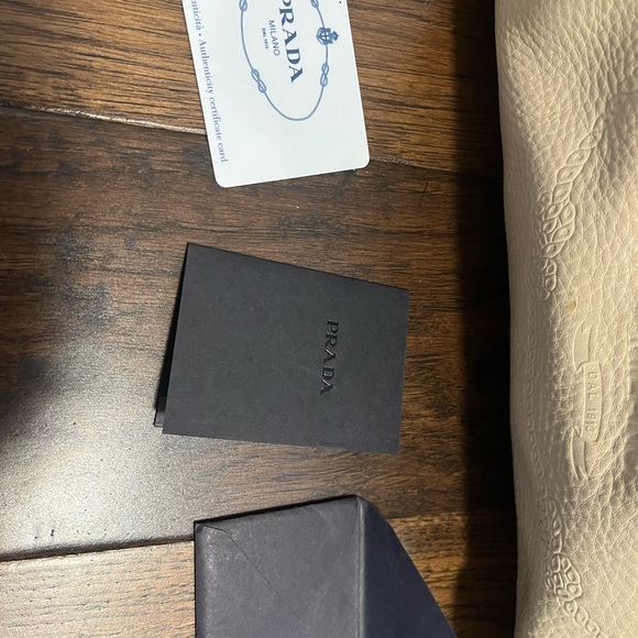 PRADA Bag - Mint Condition - Picture 4 of 8